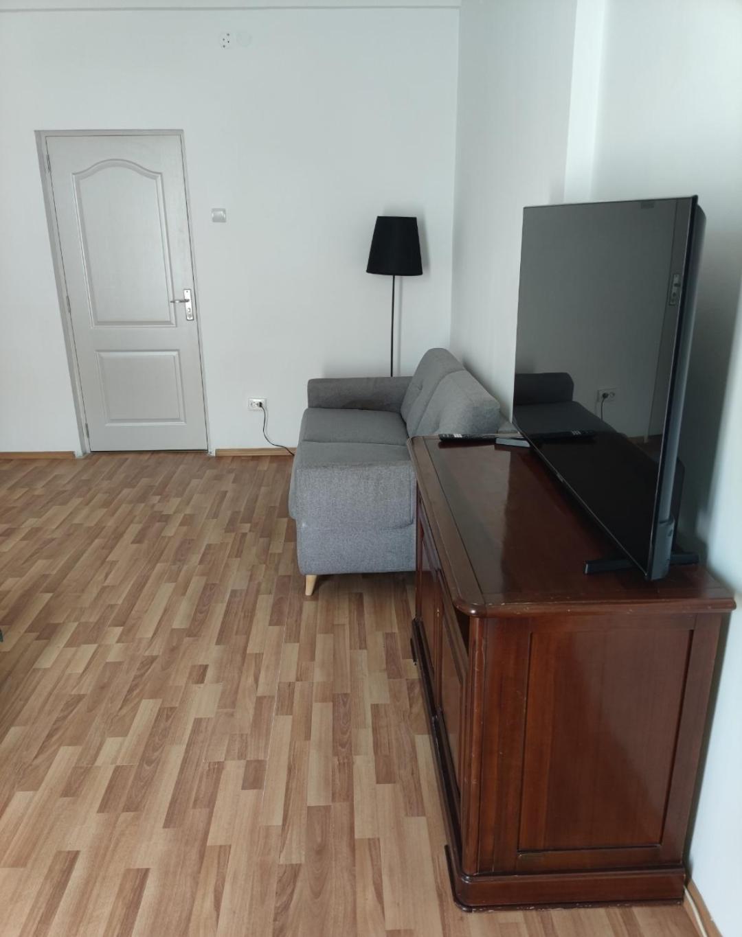 Christie'S 3 Central Apartment To Bucarest 외부 사진